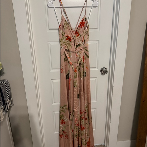 Lulus Women’s silk formal floral dress. - Picture 2 of 2